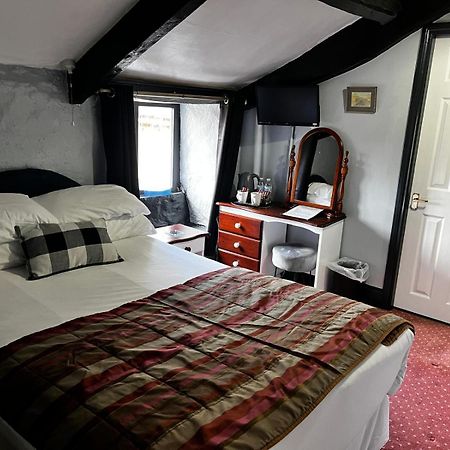 Black Bull Hotel Рийт Екстериор снимка