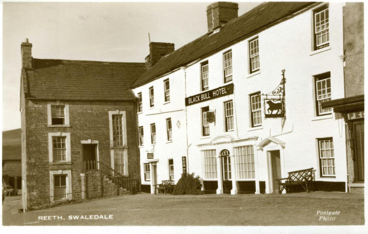 Black Bull Hotel Рийт Екстериор снимка