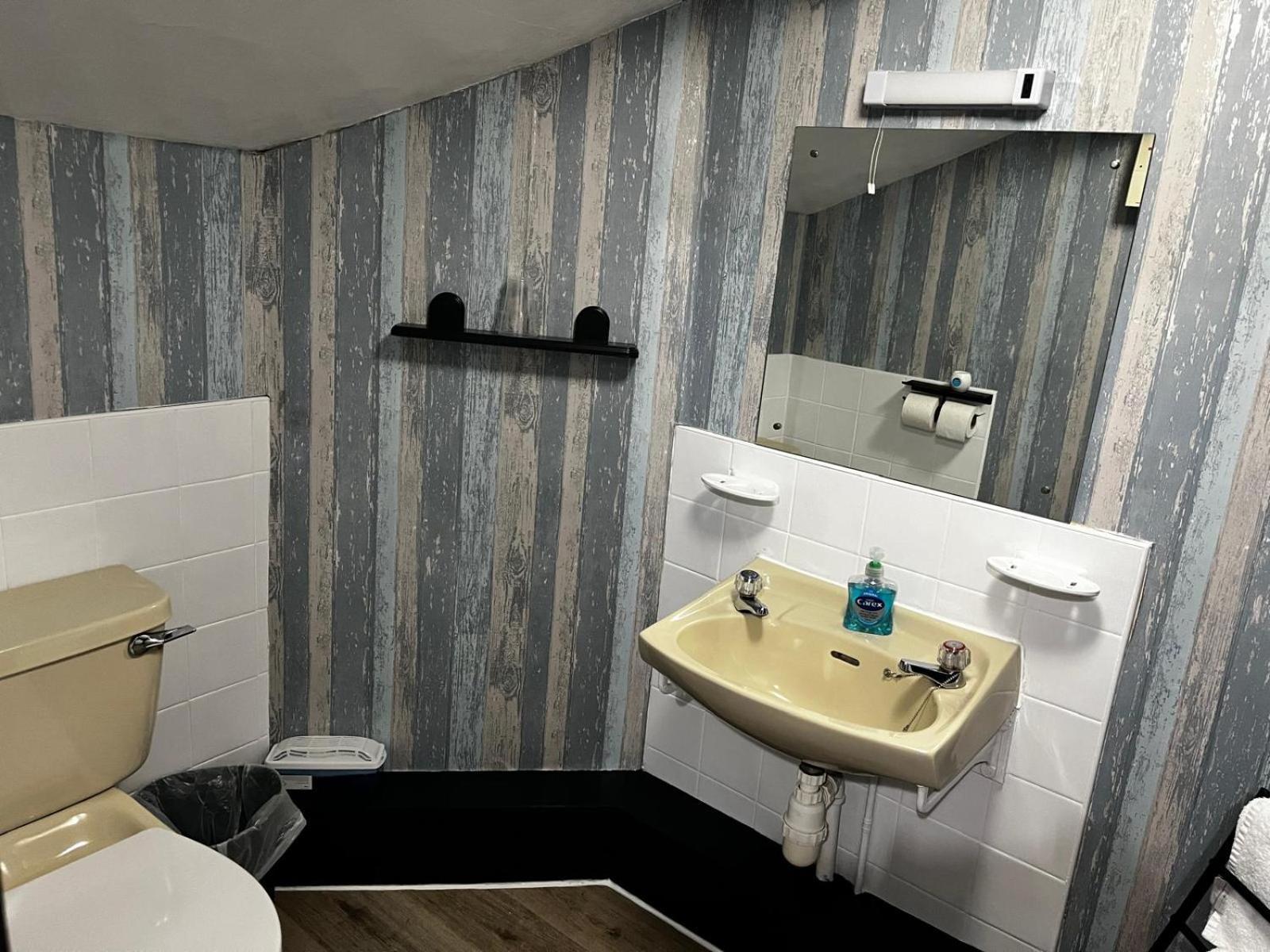 Black Bull Hotel Рийт Екстериор снимка