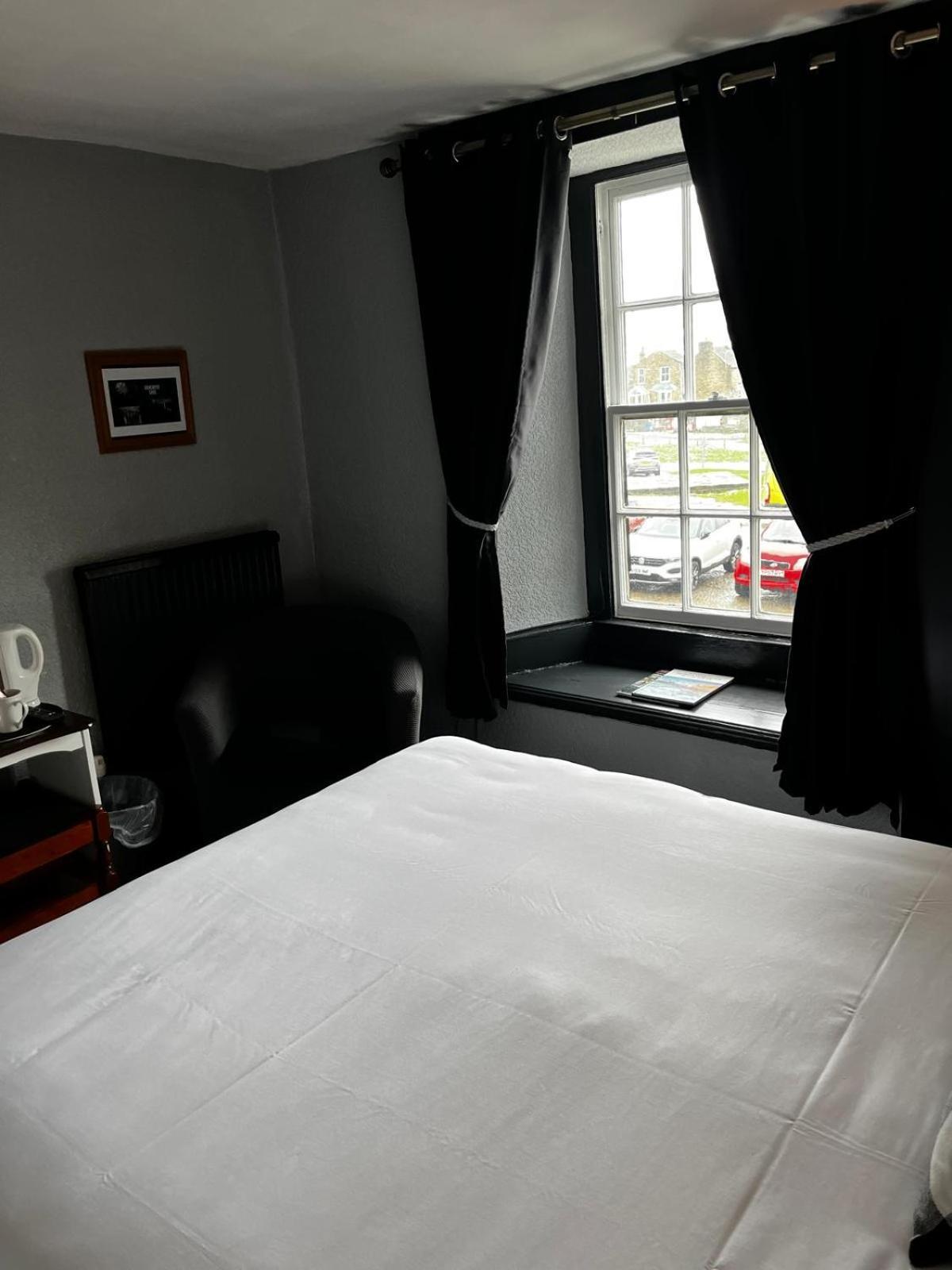 Black Bull Hotel Рийт Екстериор снимка