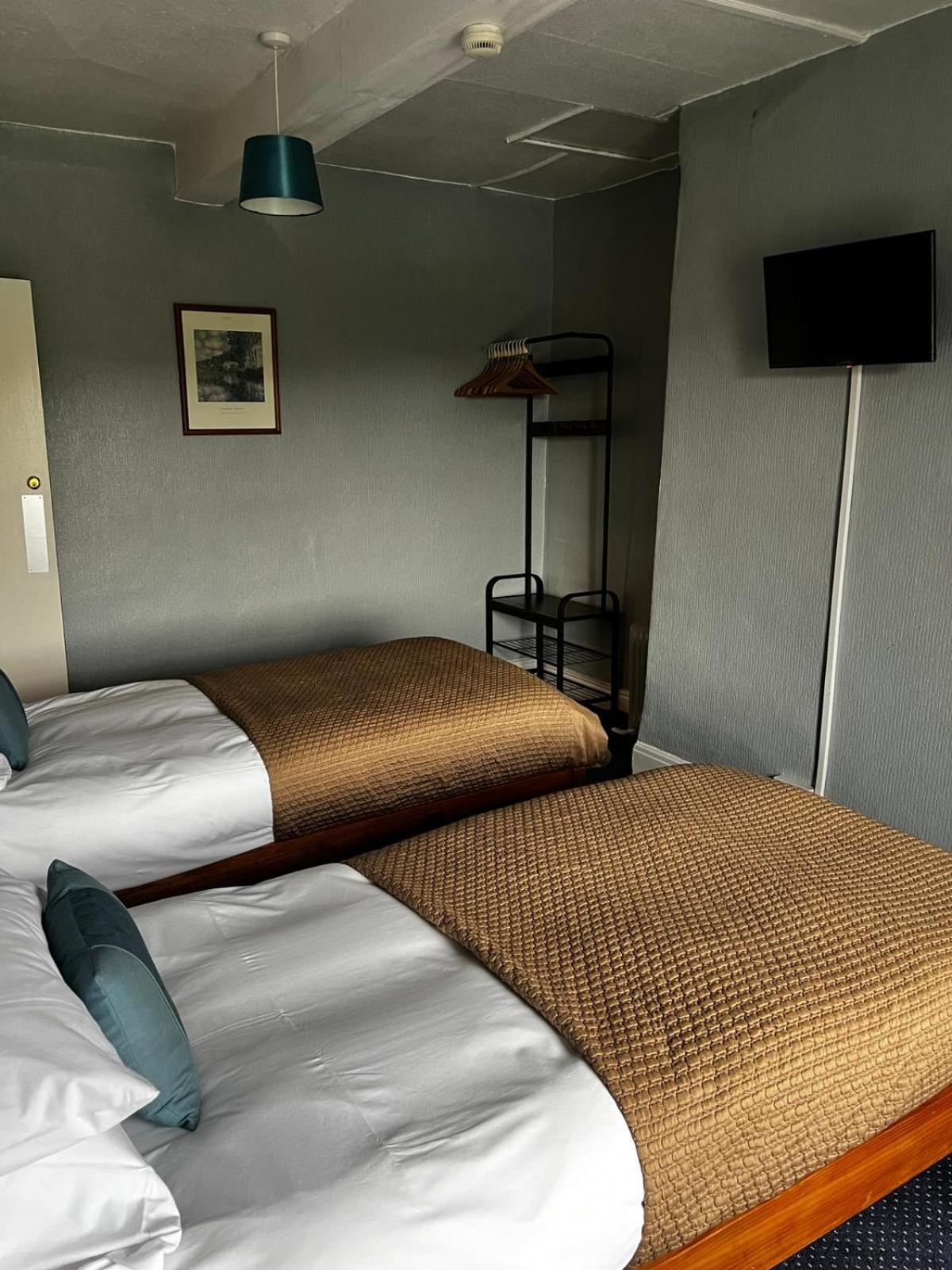 Black Bull Hotel Рийт Екстериор снимка