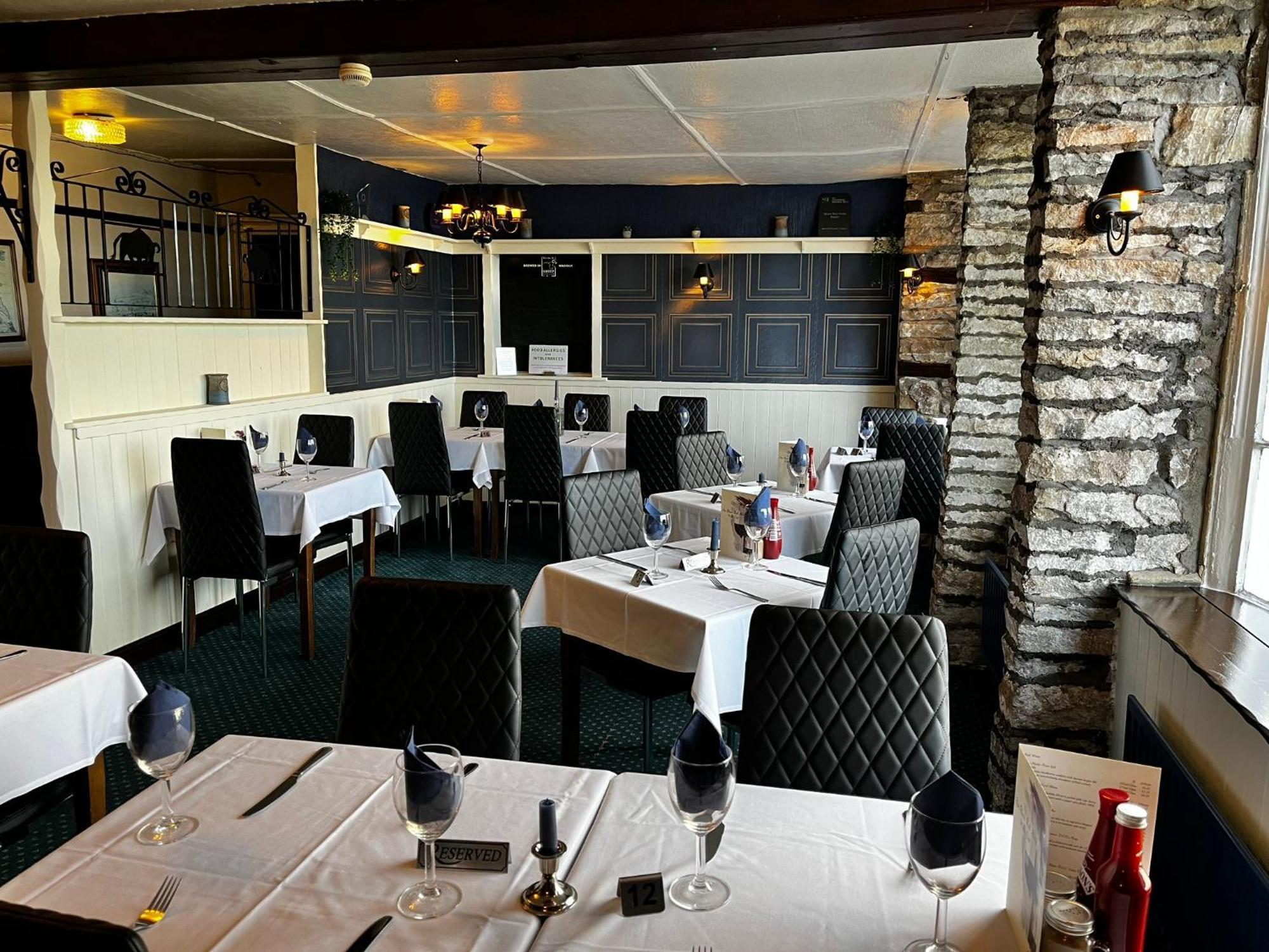 Black Bull Hotel Рийт Екстериор снимка