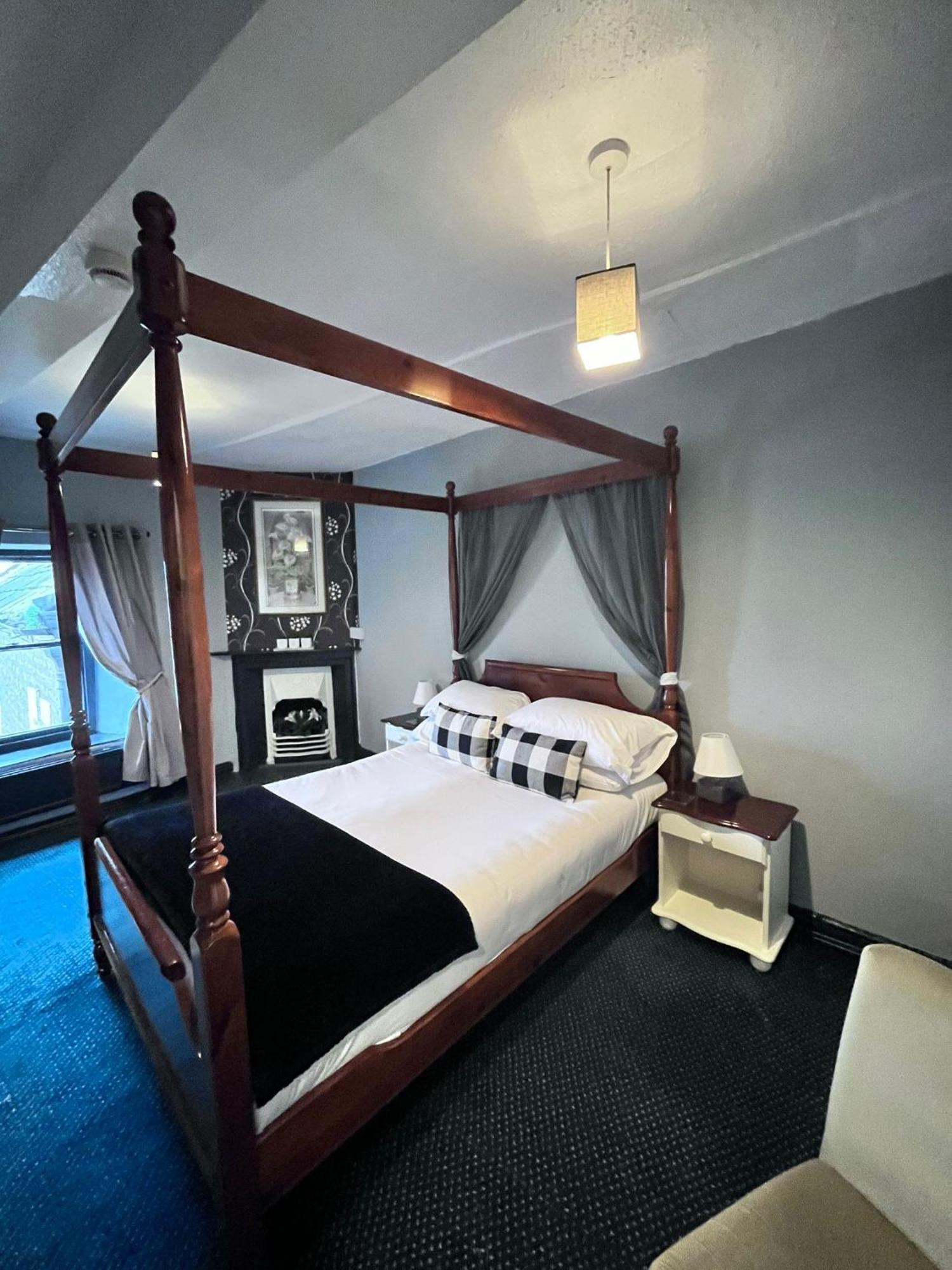 Black Bull Hotel Рийт Екстериор снимка